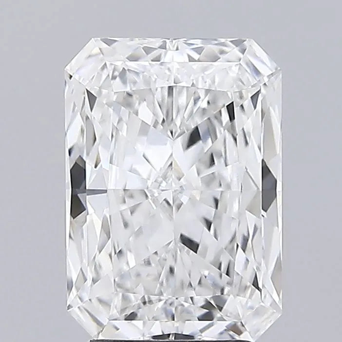 2.95ct Radiant Lab Grown Diamond (Colour E, Clarity VVS2, IGI Certified)
