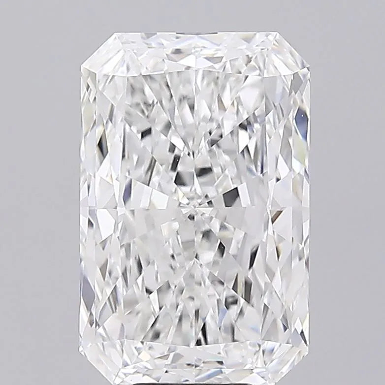3.02ct Radiant Lab Grown Diamond (Colour E, Clarity VVS2, IGI Certified)