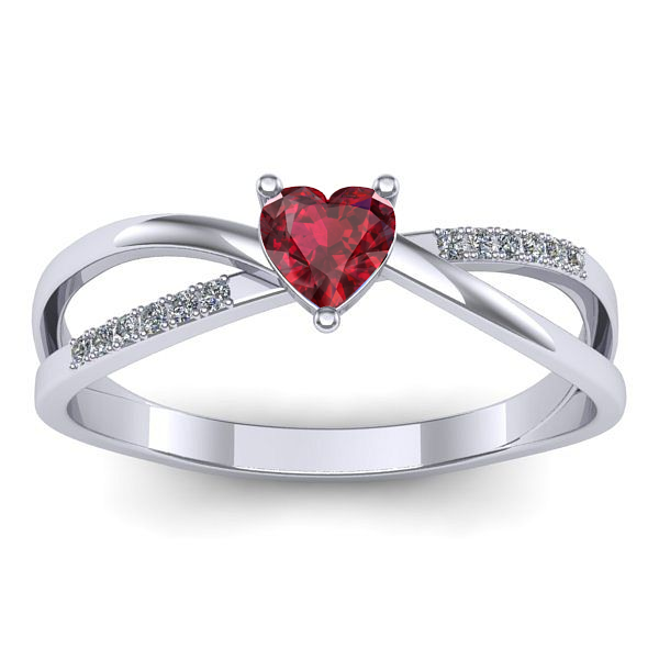 Inel cu rubin inima