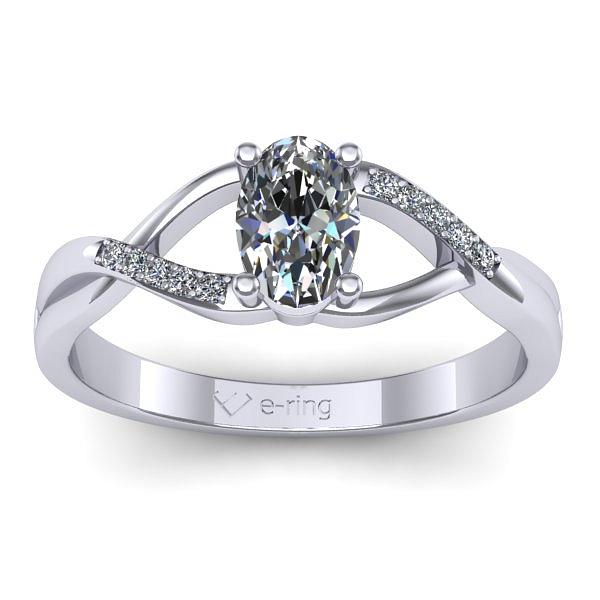 Inel cu safir alb oval