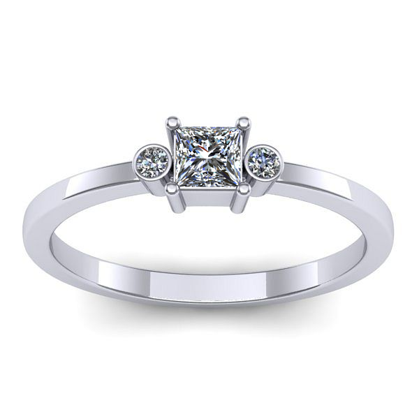 Inel cu safir alb patrat