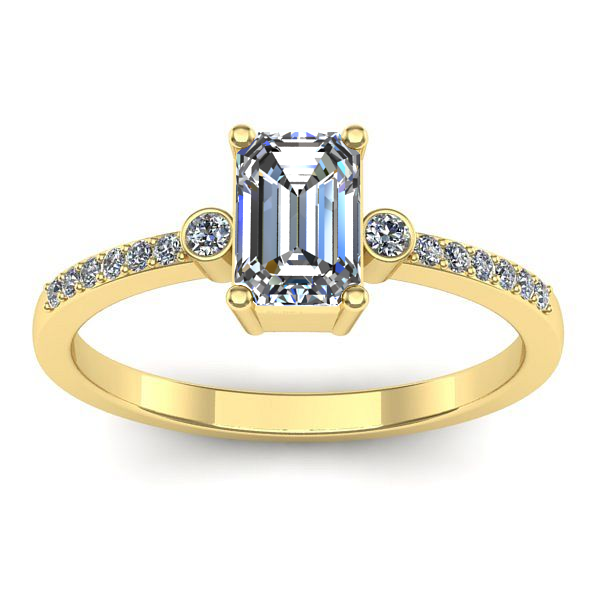 Inel de logodna cu diamant emerald cut