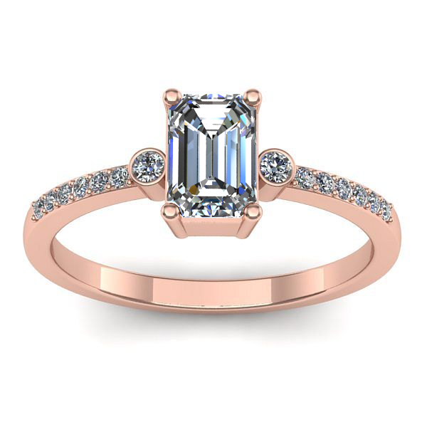 Inel de logodna cu diamant emerald cut