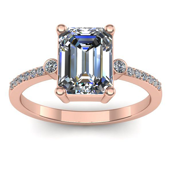 Inel de logodna cu diamant emerald cut