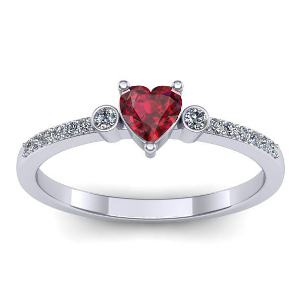 Inel cu rubin inima