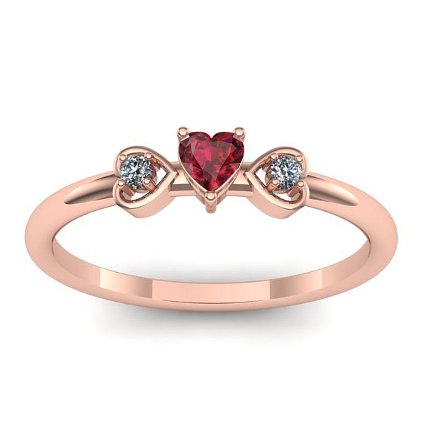 Inel cu rubin inima